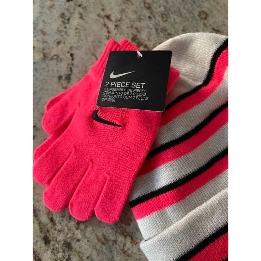 Nike Kids Youth Beanie Hat And Gloves Set ~ New